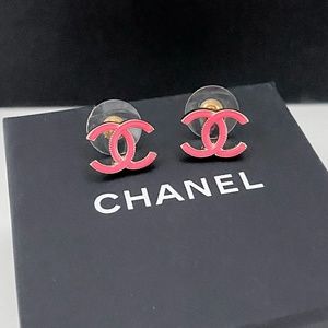 Hot pink and gold Chanel stud earrings 22C, perfect condition
